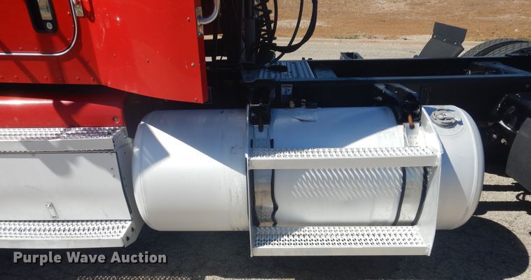 image for item GE9397 2008 Peterbilt 386 semi truck