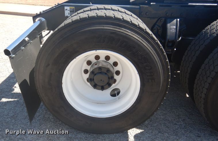 image for item GE9397 2008 Peterbilt 386 semi truck