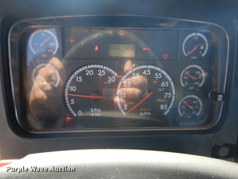 image for item GF9120 2010 Freightliner Business Class M2 flatbed truck