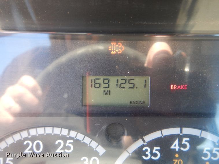 image for item GF9120 2010 Freightliner Business Class M2 flatbed truck