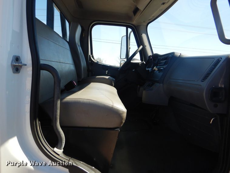 image for item GF9120 2010 Freightliner Business Class M2 flatbed truck