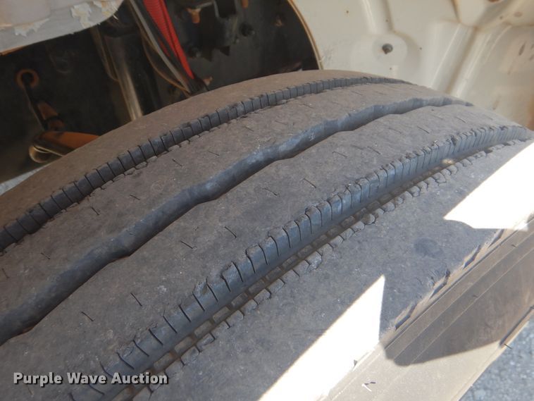 image for item GF9120 2010 Freightliner Business Class M2 flatbed truck