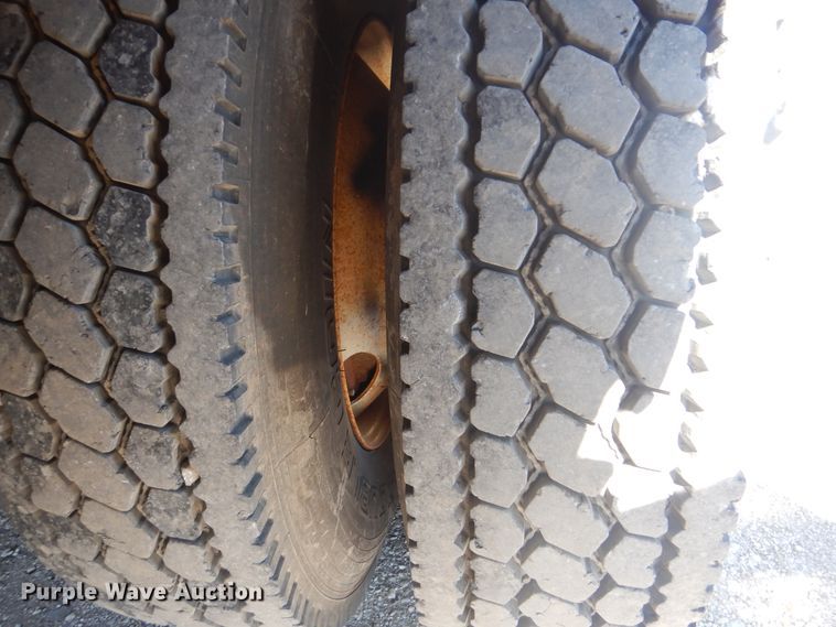 image for item GF9120 2010 Freightliner Business Class M2 flatbed truck