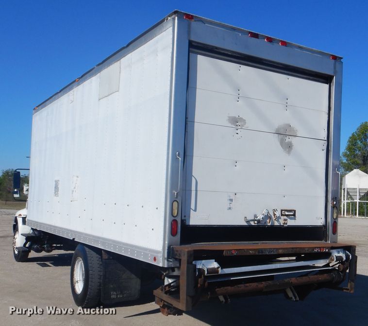 image for item GF9154 2004 International 4300 refrigerated delivery truck