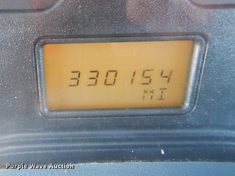 image for item GF9154 2004 International 4300 refrigerated delivery truck