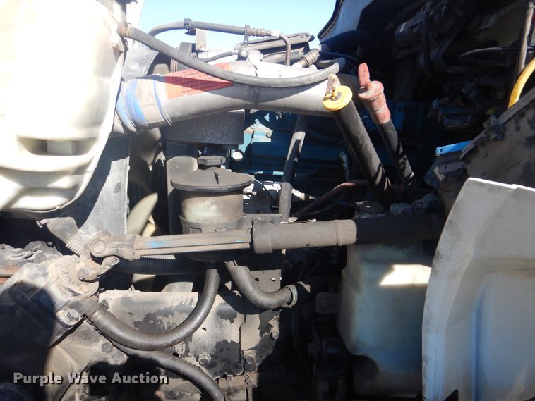 image for item GF9154 2004 International 4300 refrigerated delivery truck