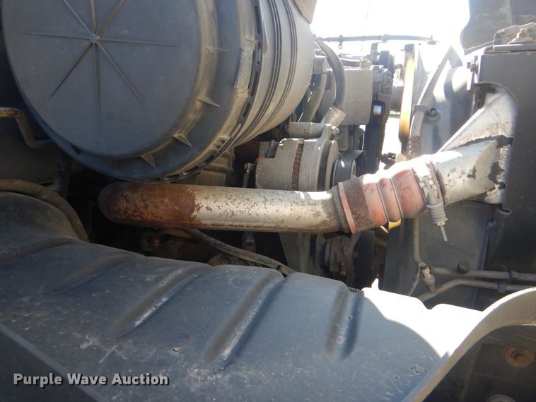 image for item GF9154 2004 International 4300 refrigerated delivery truck