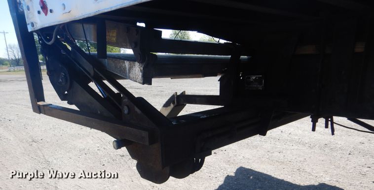 image for item GF9154 2004 International 4300 refrigerated delivery truck