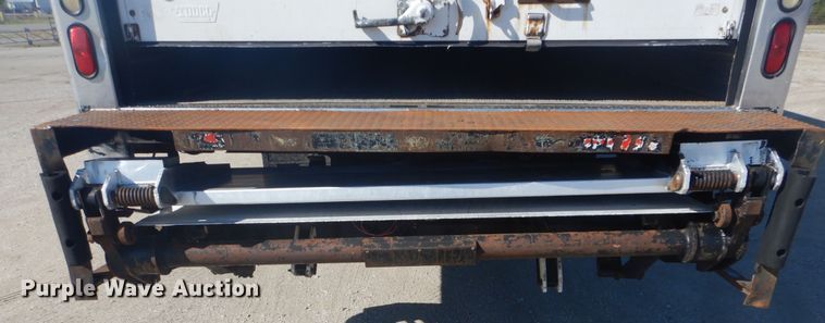 image for item GF9154 2004 International 4300 refrigerated delivery truck