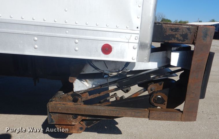 image for item GF9154 2004 International 4300 refrigerated delivery truck