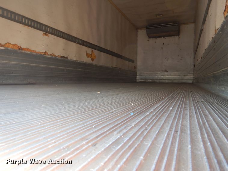 image for item GF9154 2004 International 4300 refrigerated delivery truck