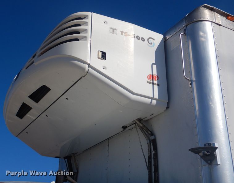 image for item GF9154 2004 International 4300 refrigerated delivery truck