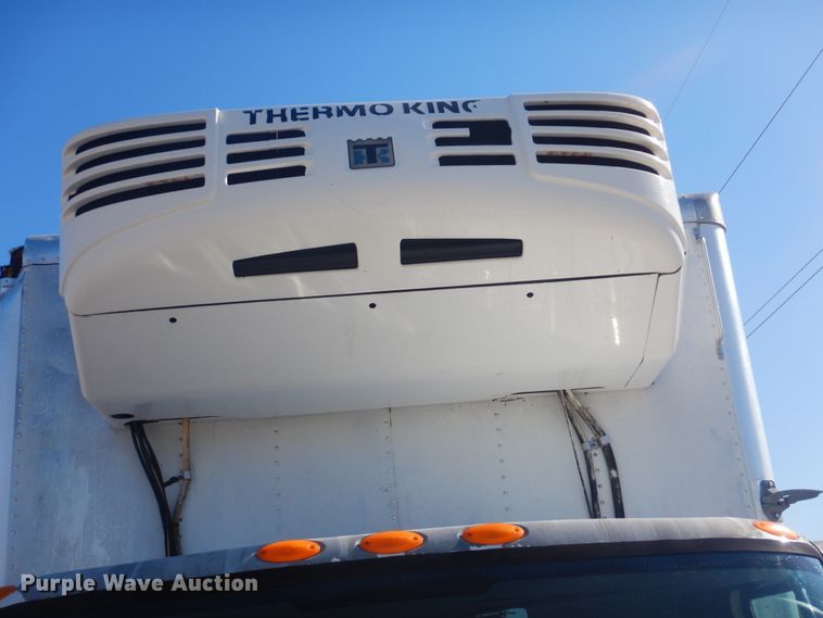 image for item GF9154 2004 International 4300 refrigerated delivery truck