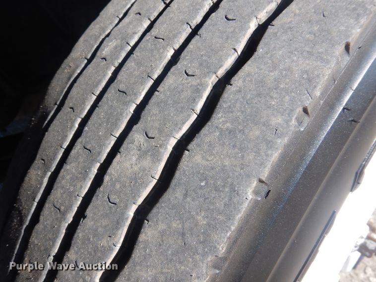 image for item GF9154 2004 International 4300 refrigerated delivery truck