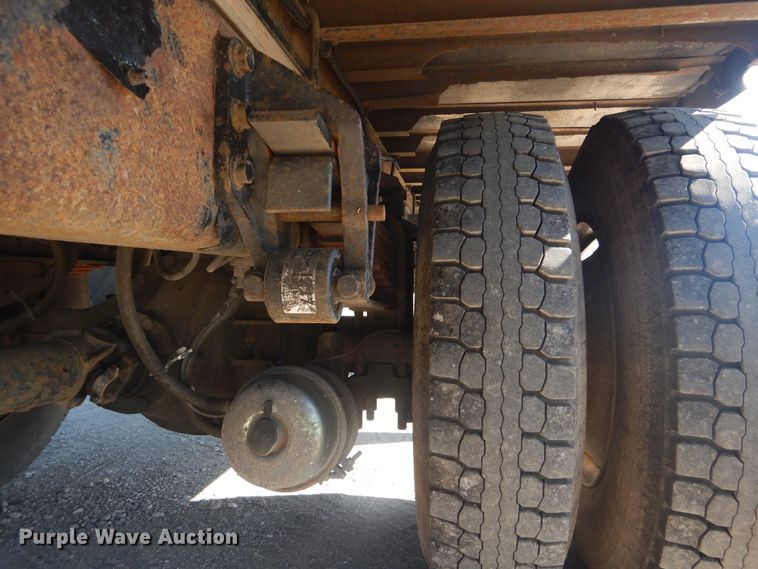 image for item GF9154 2004 International 4300 refrigerated delivery truck