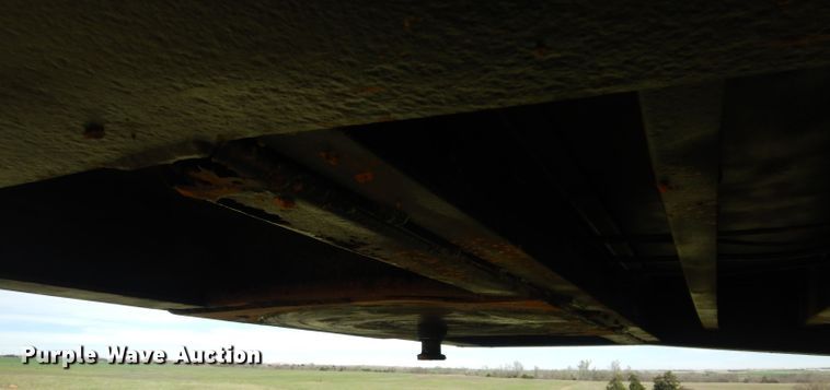 image for item GK9126 1989 Trail King TK70RGP-442 drop deck equipment trailer