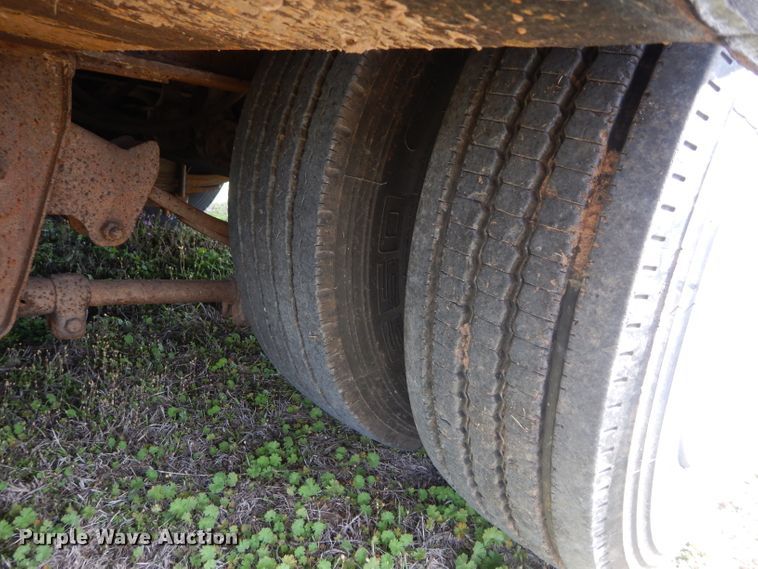 image for item GK9126 1989 Trail King TK70RGP-442 drop deck equipment trailer