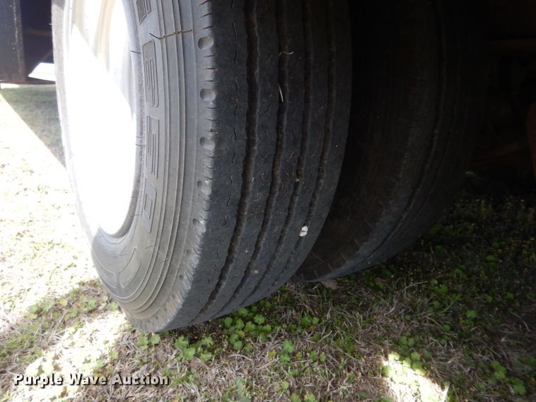 image for item GK9126 1989 Trail King TK70RGP-442 drop deck equipment trailer