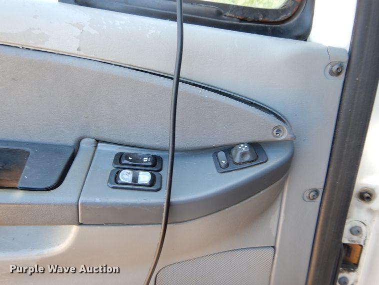 image for item GK9207 2007 Freightliner Columbia semi truck