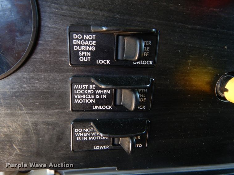 image for item GK9207 2007 Freightliner Columbia semi truck