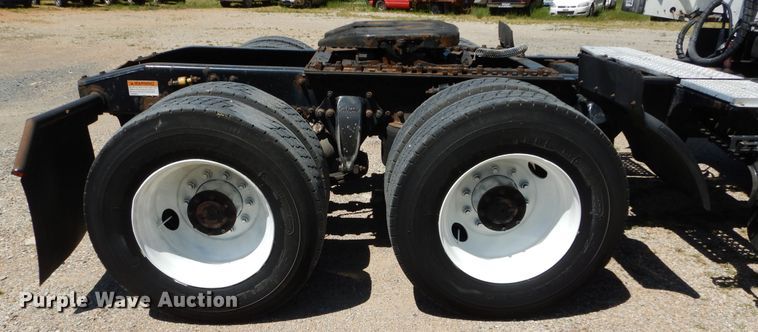 image for item GK9207 2007 Freightliner Columbia semi truck