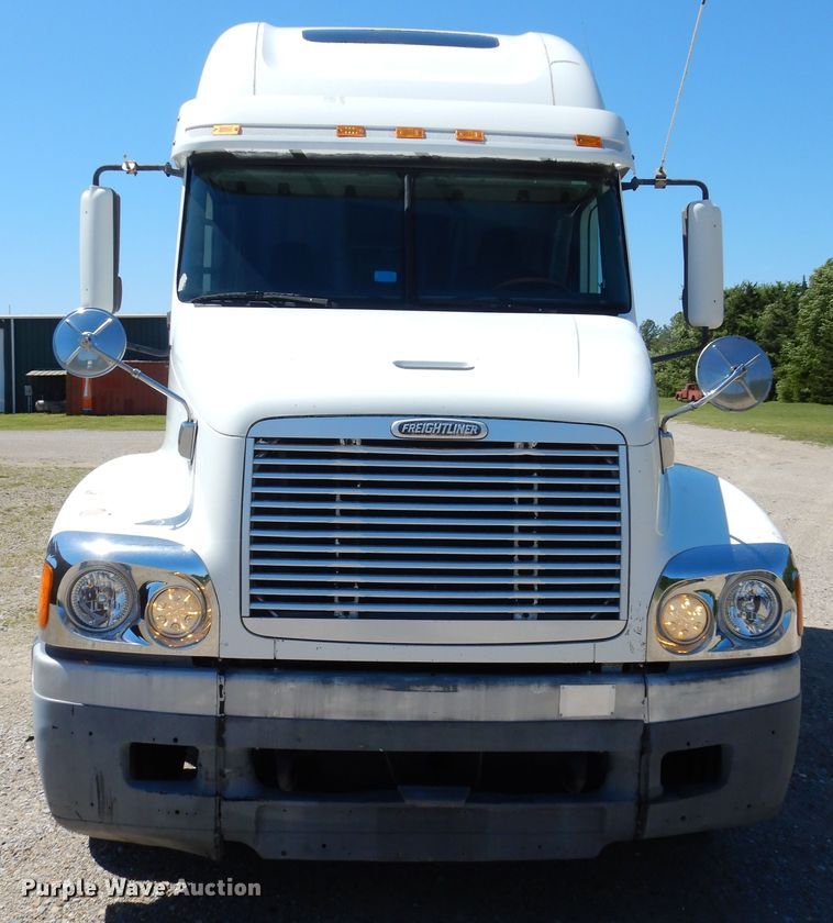 image for item GK9208 1999 Freightliner Century Class semi truck