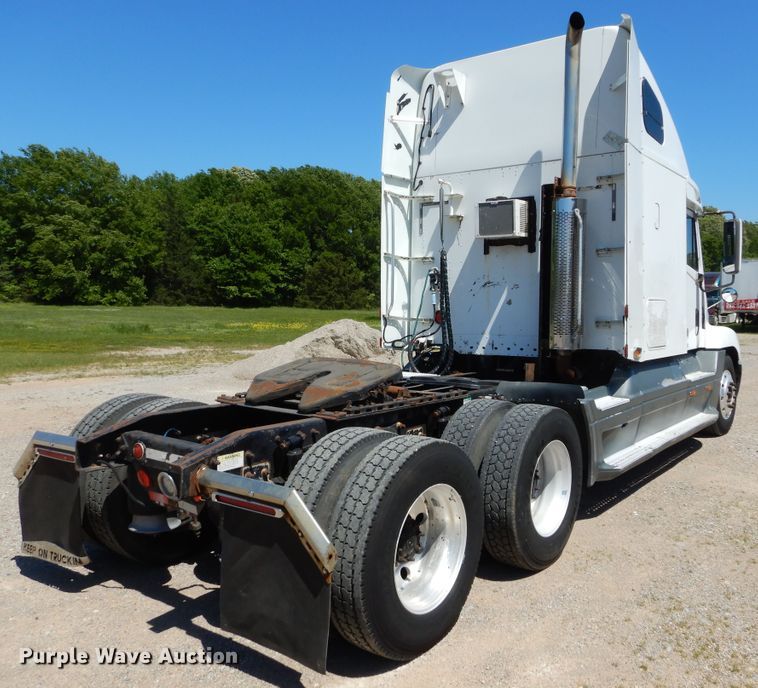 image for item GK9208 1999 Freightliner Century Class semi truck