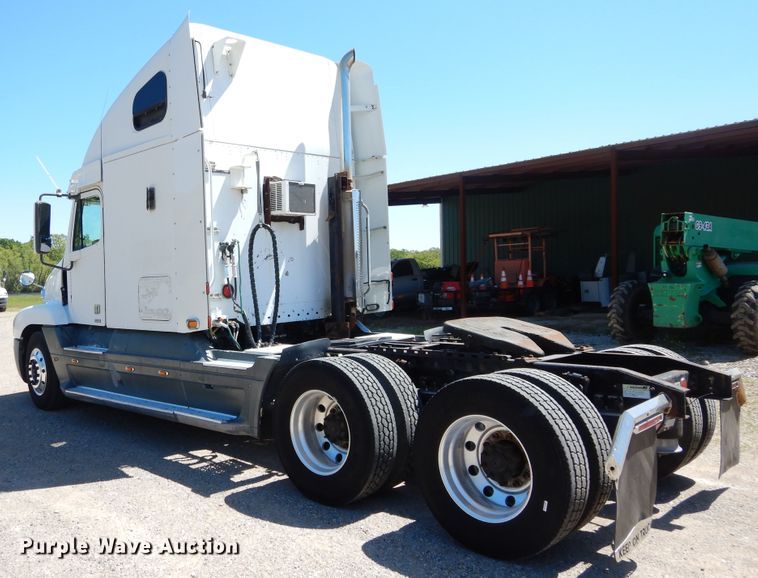 image for item GK9208 1999 Freightliner Century Class semi truck