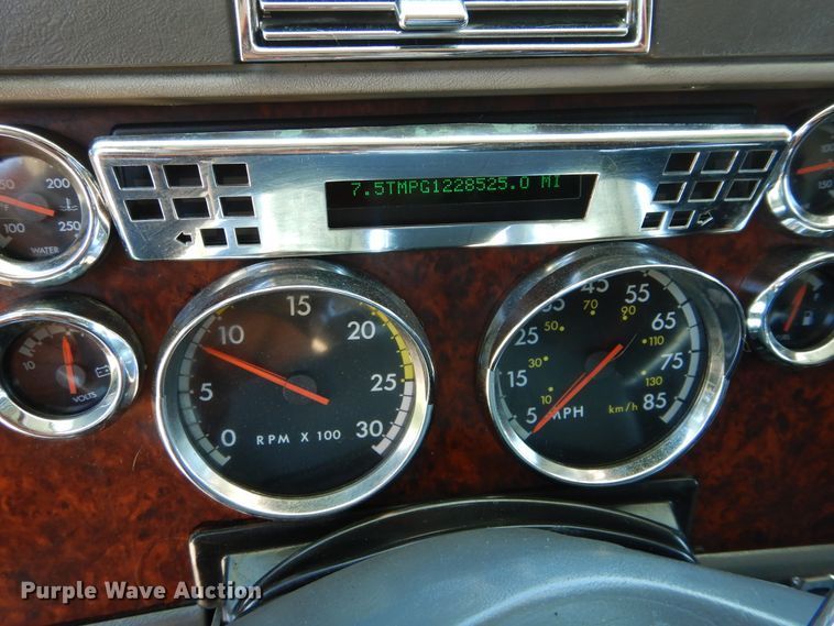 image for item GK9208 1999 Freightliner Century Class semi truck