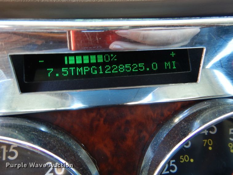 image for item GK9208 1999 Freightliner Century Class semi truck