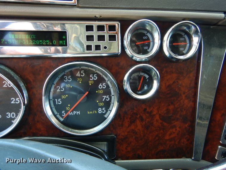 image for item GK9208 1999 Freightliner Century Class semi truck