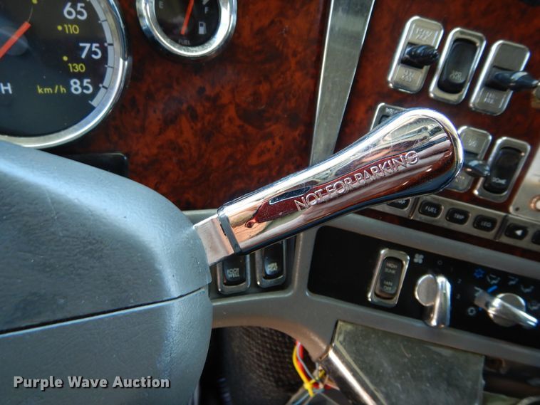 image for item GK9208 1999 Freightliner Century Class semi truck