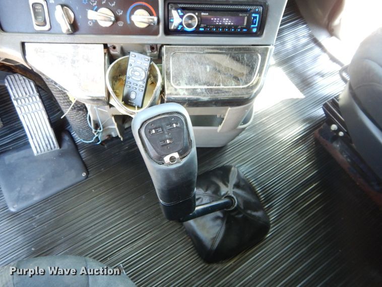 image for item GK9208 1999 Freightliner Century Class semi truck