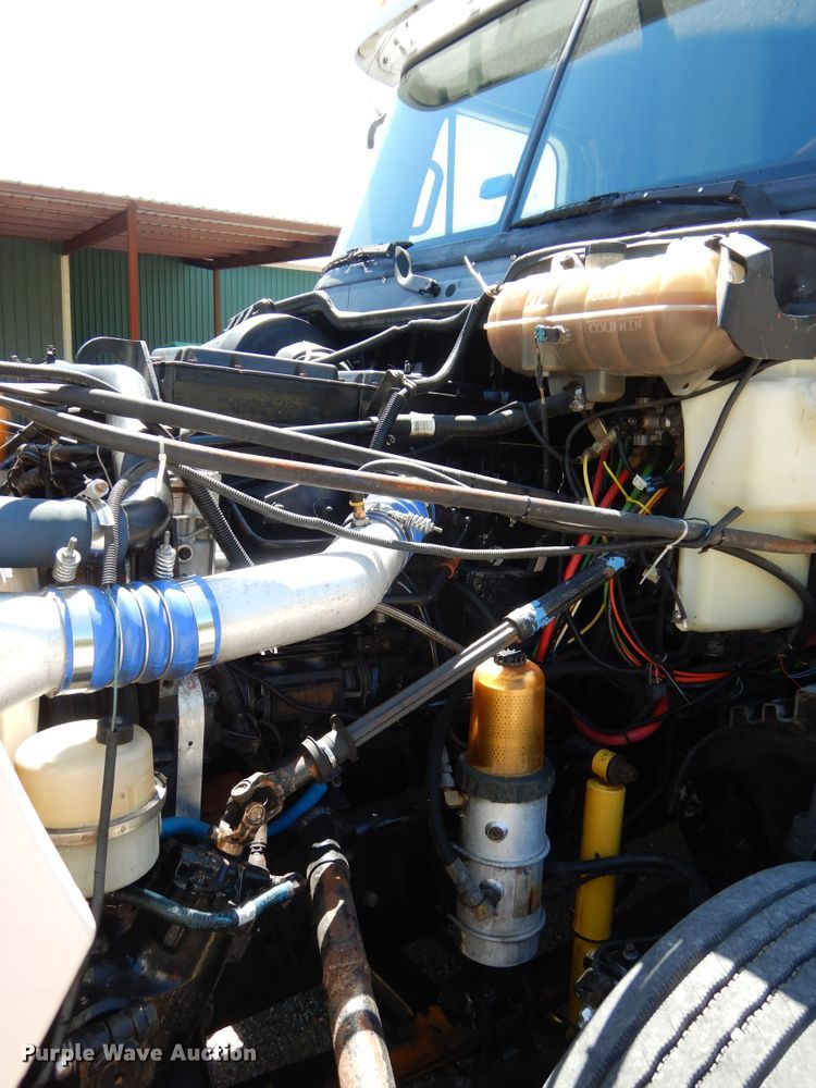 image for item GK9208 1999 Freightliner Century Class semi truck