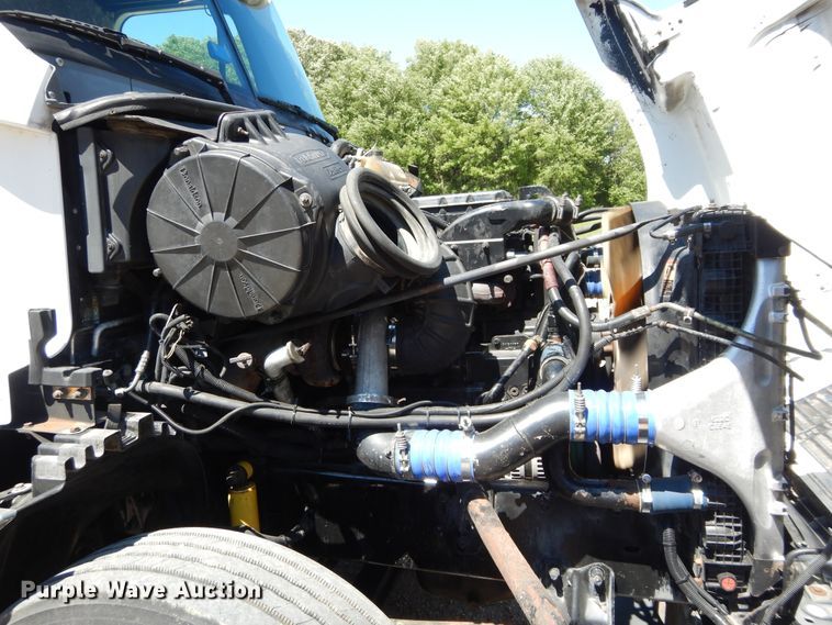 image for item GK9208 1999 Freightliner Century Class semi truck