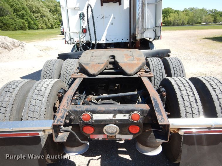 image for item GK9208 1999 Freightliner Century Class semi truck