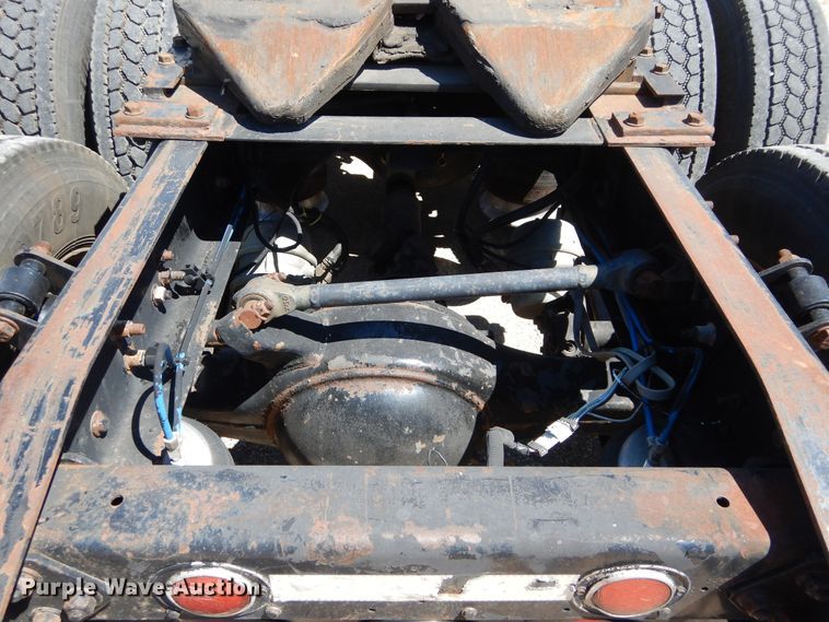 image for item GK9208 1999 Freightliner Century Class semi truck