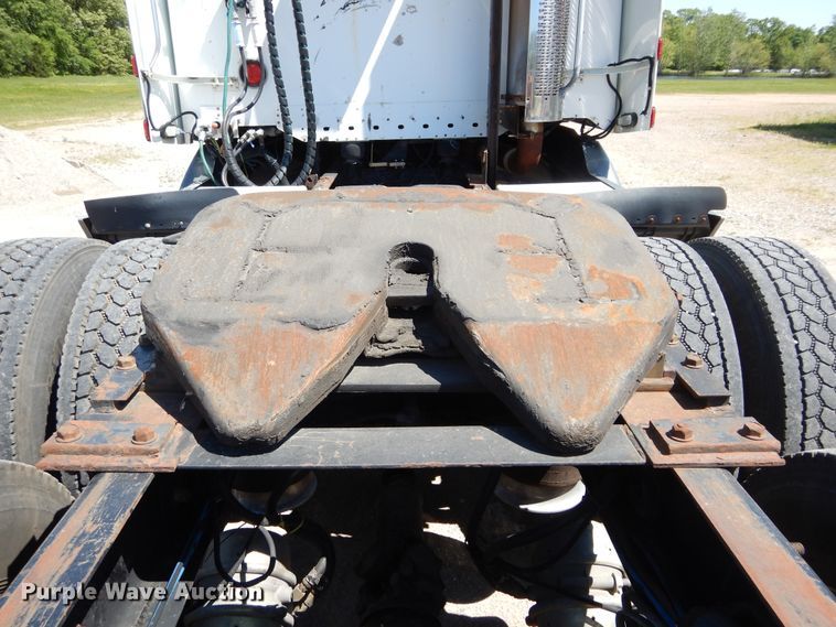 image for item GK9208 1999 Freightliner Century Class semi truck