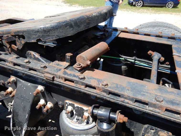 image for item GK9208 1999 Freightliner Century Class semi truck