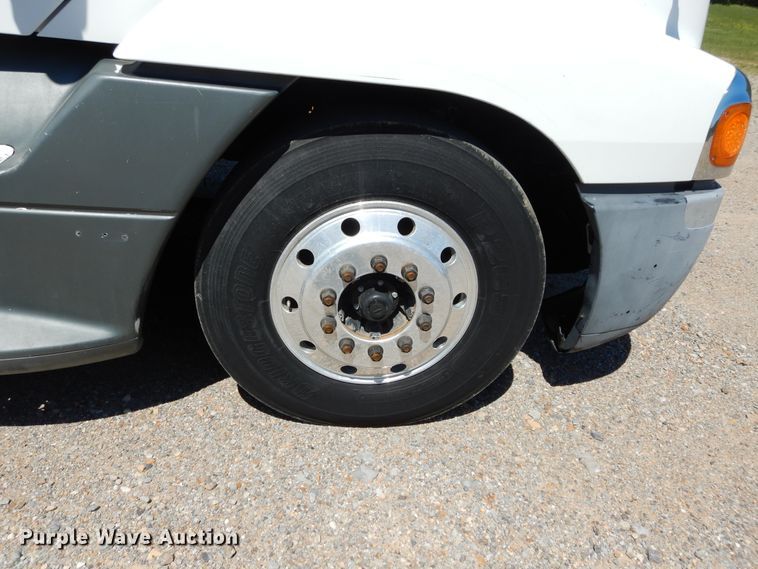 image for item GK9208 1999 Freightliner Century Class semi truck