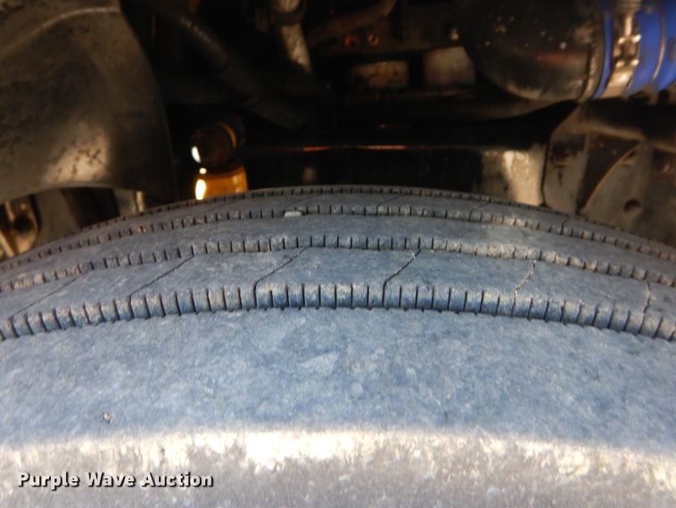 image for item GK9208 1999 Freightliner Century Class semi truck