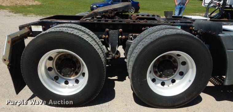 image for item GK9208 1999 Freightliner Century Class semi truck