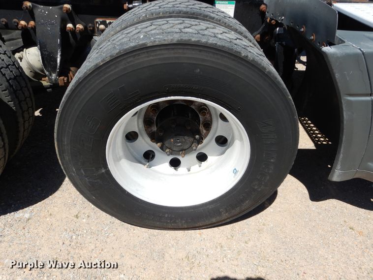 image for item GK9208 1999 Freightliner Century Class semi truck