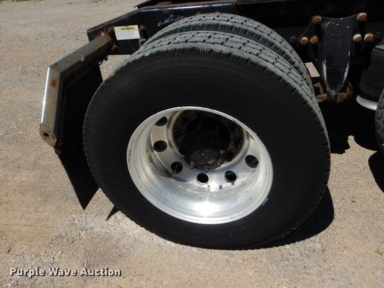 image for item GK9208 1999 Freightliner Century Class semi truck