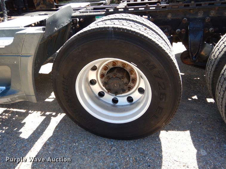 image for item GK9208 1999 Freightliner Century Class semi truck