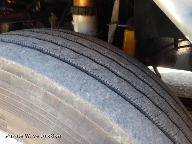 image for item GK9208 1999 Freightliner Century Class semi truck