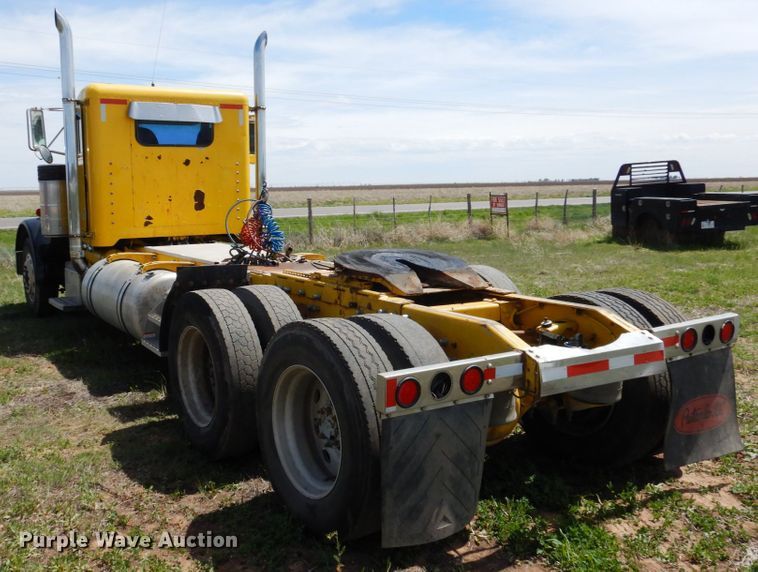 image for item GN9805 1990 Peterbilt 379EXHD semi truck