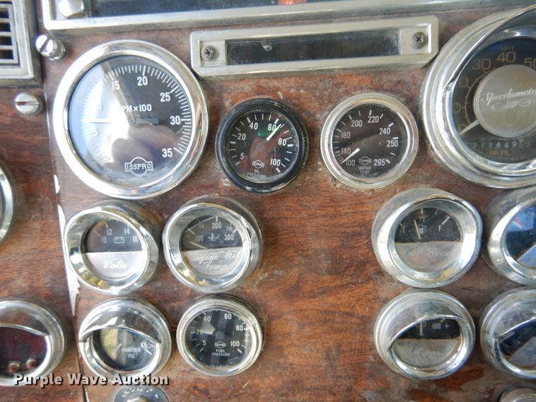 image for item GN9805 1990 Peterbilt 379EXHD semi truck