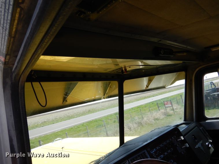 image for item GN9805 1990 Peterbilt 379EXHD semi truck