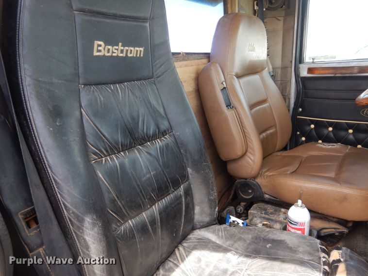 image for item GN9805 1990 Peterbilt 379EXHD semi truck